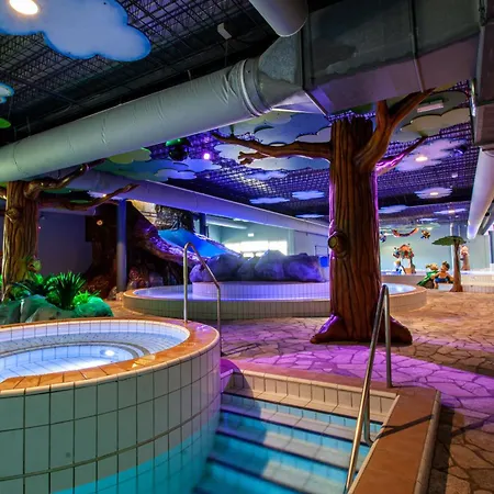 Water Cube Deluxe 6 Persons #507 Holiday home